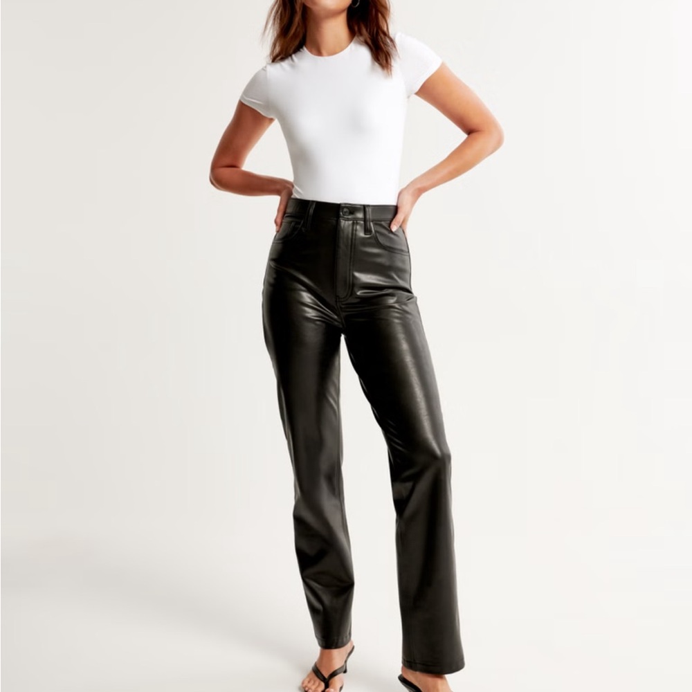 NWT Women's Abercrombie & Fitch Vegan Leather 90s Straight Pants Size 8L